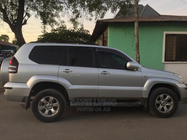 Toyota Land Cruiser 2005 Silver