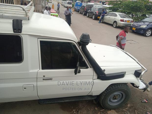 Toyota Land Cruiser 2004 White