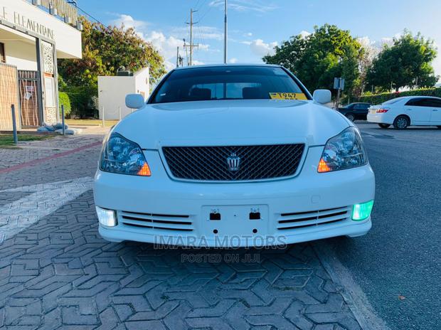 Toyota Crown 2004 White