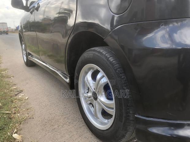 Toyota Sienta 2006 Black
