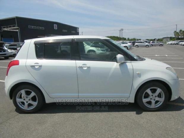 Suzuki Swift 2009 White