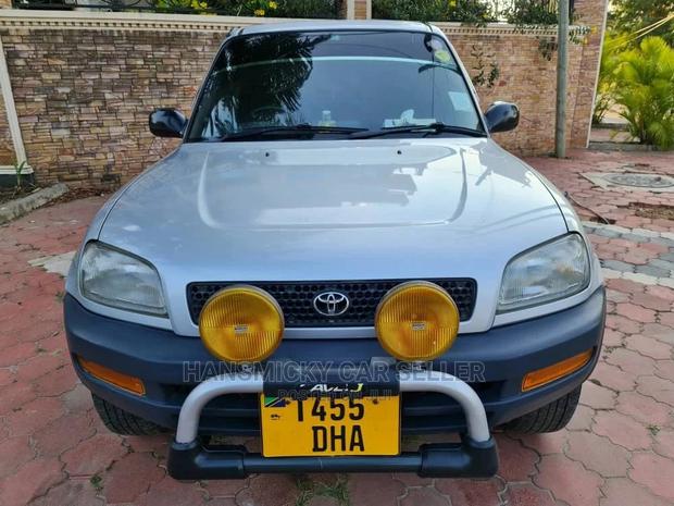 Toyota RAV4 1997 Silver