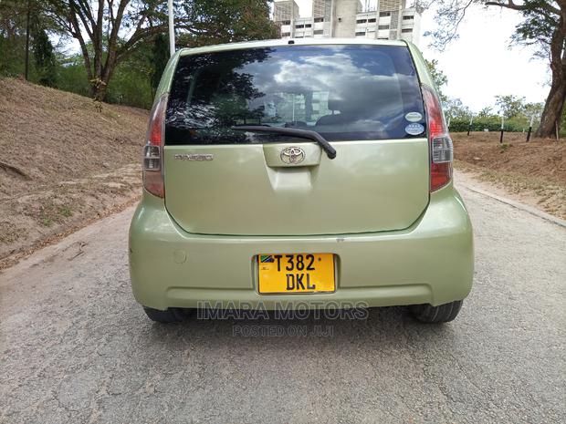 Toyota Passo 2004 Green