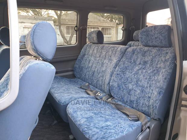 Toyota Noah 2002 Off White