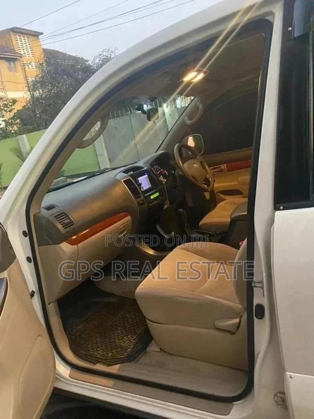 Toyota Land Cruiser 2005 White