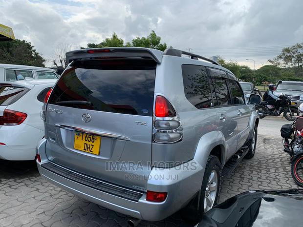 Toyota Land Cruiser Prado 2006 Silver