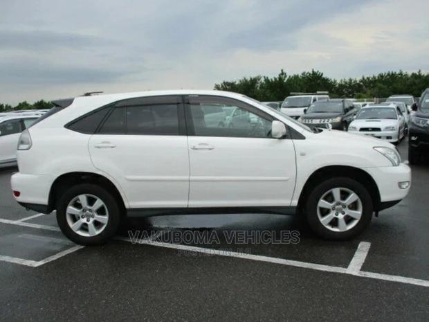 Toyota Harrier 2005 White