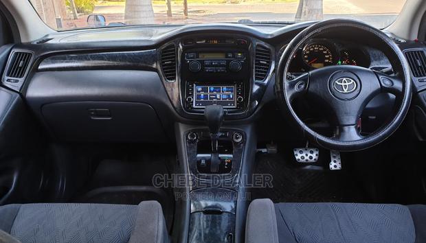 Toyota Kluger 2016 Blue