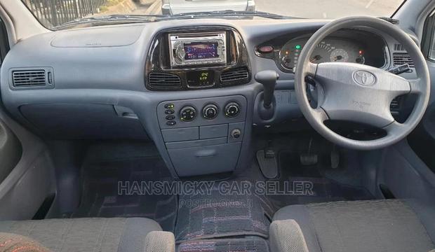 Toyota Noah 2001 White