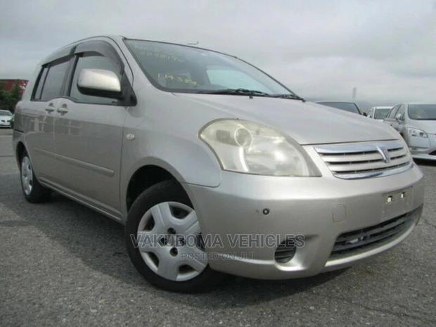 Toyota Raum 2006 Silver