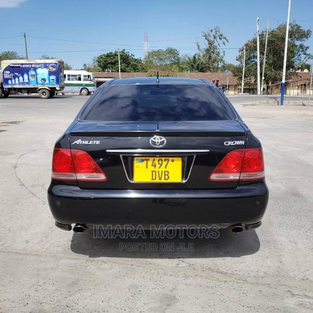 Toyota Crown 2005 Royale Black