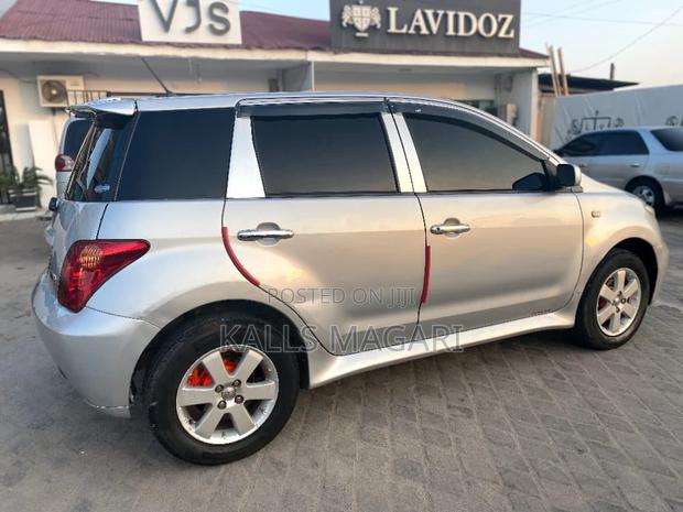 Toyota IST 2005 Silver