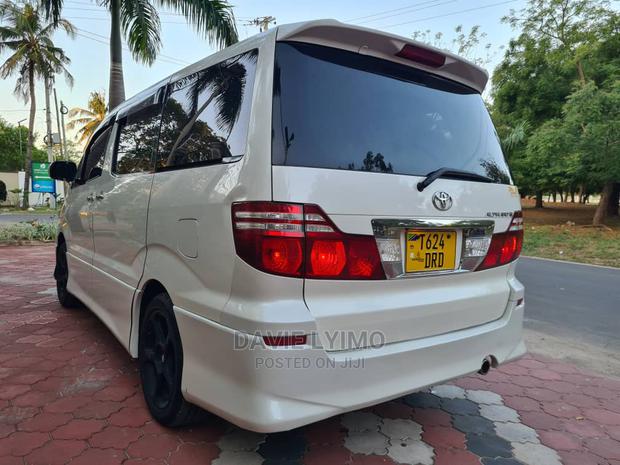 Toyota Alphard 2005 White