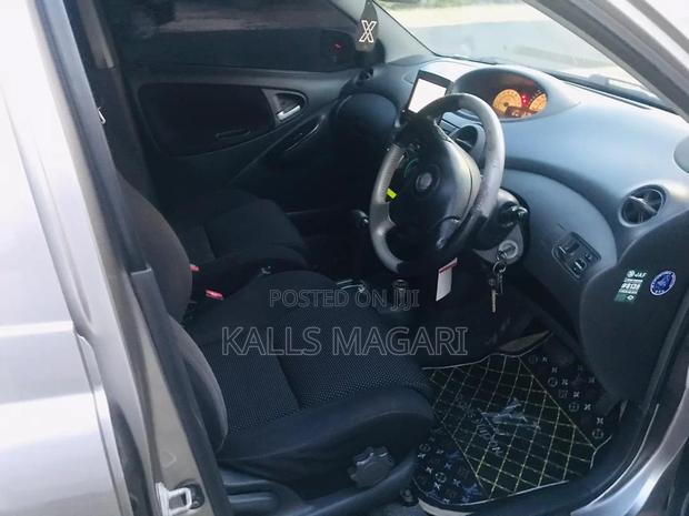 Toyota Vitz 2004 Gray