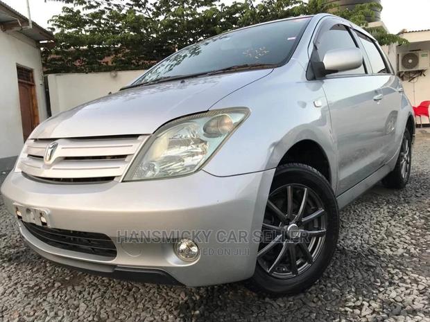 Toyota IST 2004 Silver