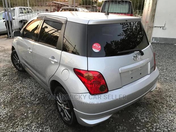 Toyota IST 2004 Silver