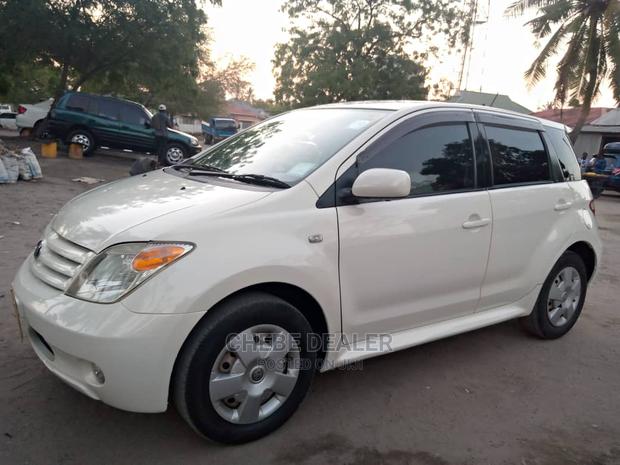 Toyota IST 2006 White