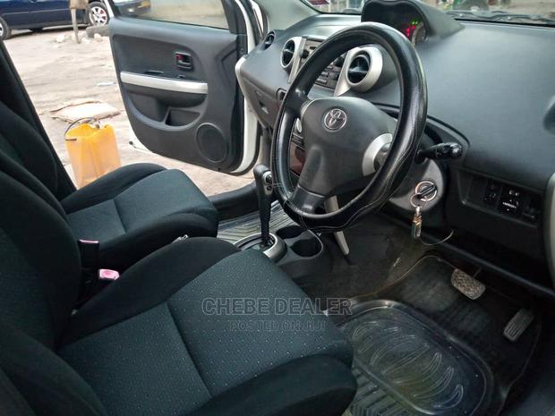 Toyota IST 2006 White