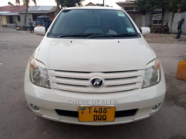Toyota IST 2006 White