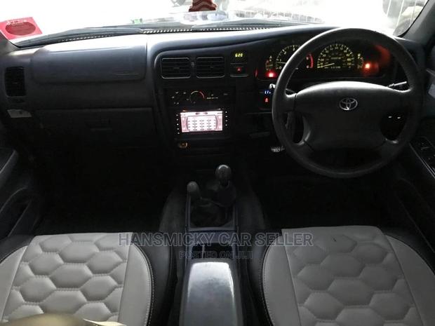 Toyota Hilux 2004 Blue