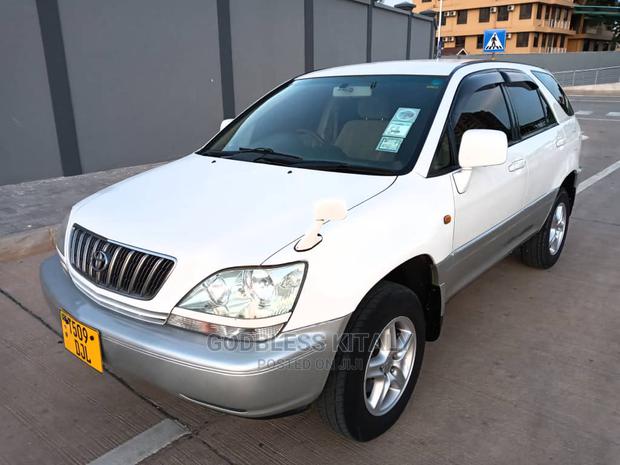Toyota Harrier 2001 White