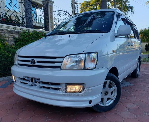 Toyota Lite-Ace 1998 Off White