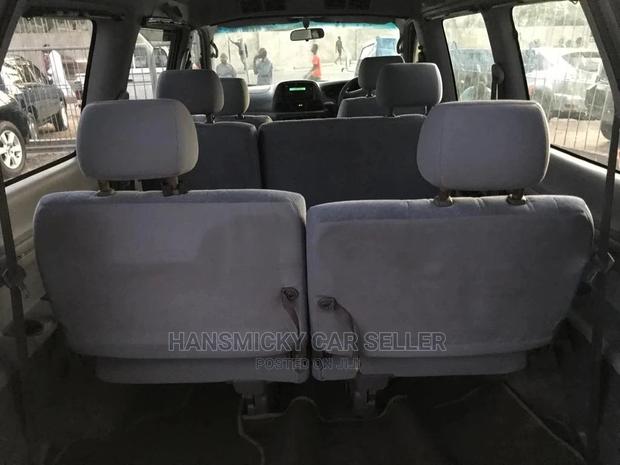 Toyota Noah 2001 Gray