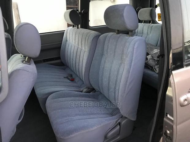Toyota Noah 2002 2.0 AWD (8 Seater) Gold