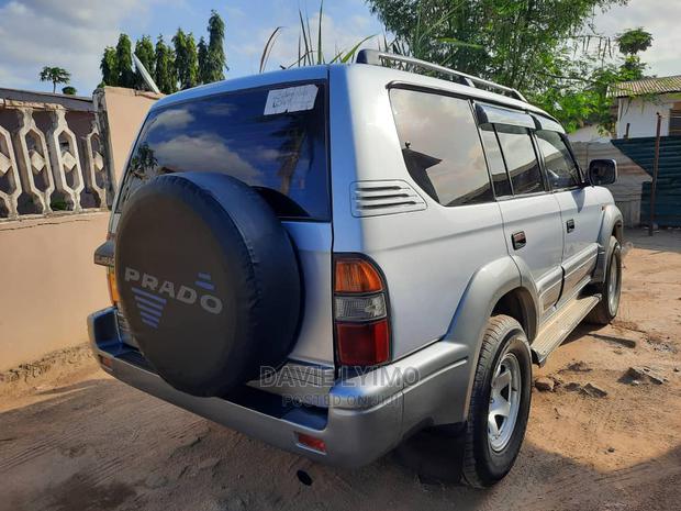 Toyota Land Cruiser Prado 1997 Gray