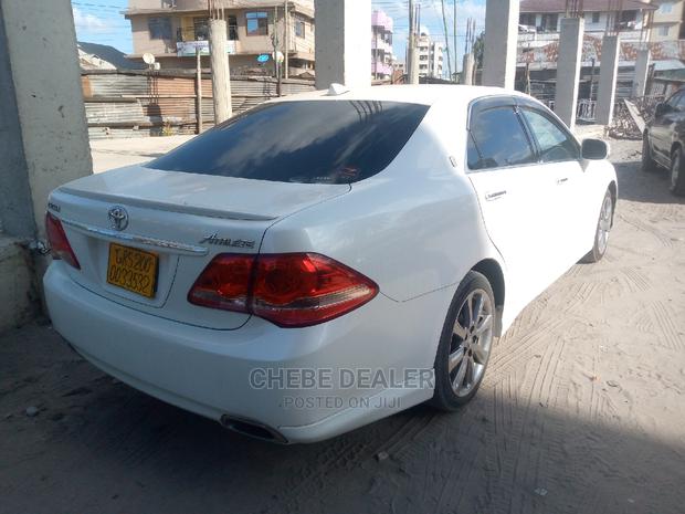 Toyota Crown 2009 White