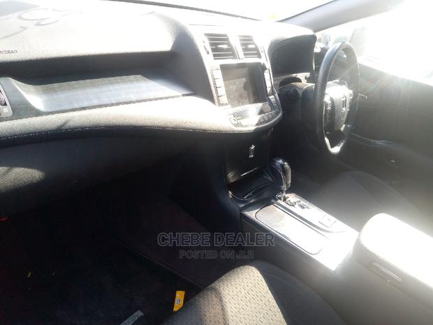 Toyota Crown 2009 White