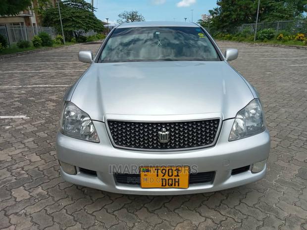 Toyota Crown 2006 Silver
