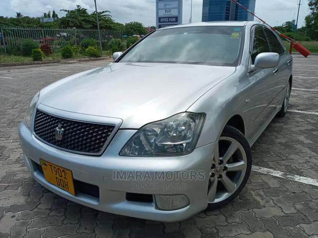 Toyota Crown 2006 Silver