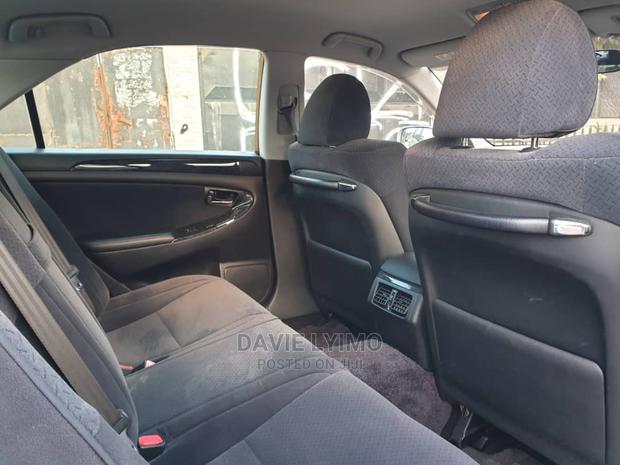 Toyota Crown 2006 Silver