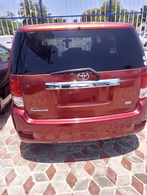 Toyota Corolla Rumion 2008 Brown