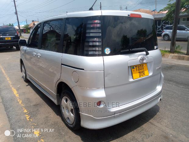 Toyota Sienta 2004 1.5 AWD Silver