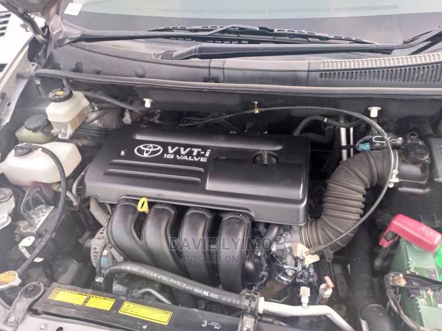 Toyota Wish 2005 Gray