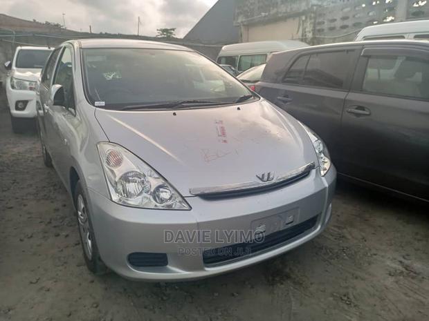 Toyota Wish 2005 Gray