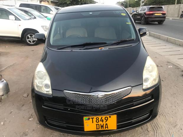 Toyota Ractis 2005 1.3 FWD Black
