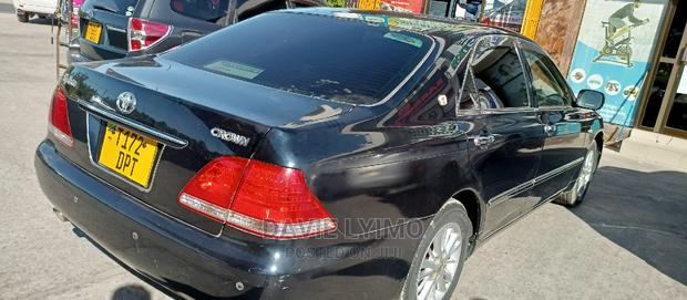 Toyota Crown 2005 Black