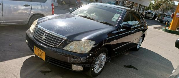 Toyota Crown 2005 Black