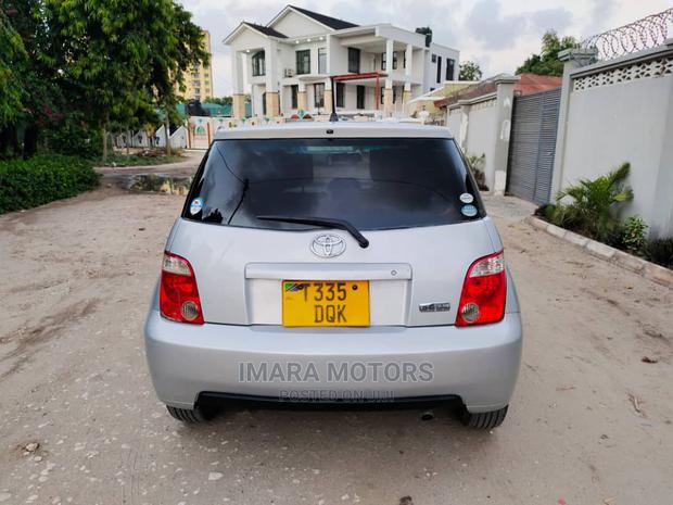 Toyota IST 2005 Silver