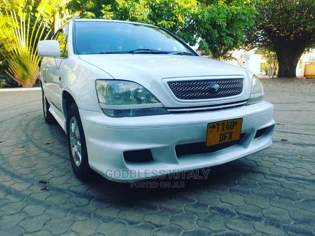 Toyota Harrier 2001 White