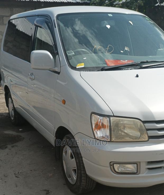 Toyota Lite-Ace 1997 Pearl