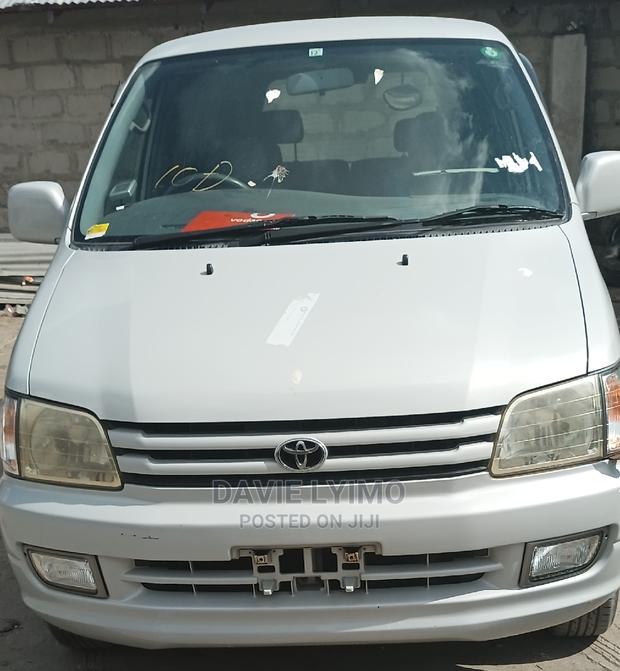 Toyota Lite-Ace 1997 Pearl