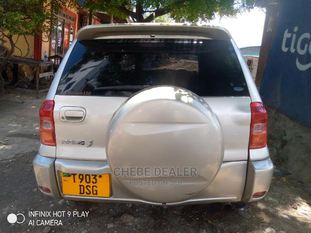 Toyota RAV4 2004 1.8 Gold