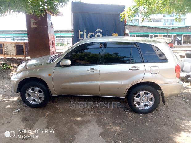 Toyota RAV4 2004 1.8 Gold