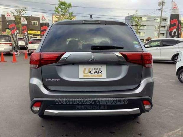 Mitsubishi Outlander 2017 Gray
