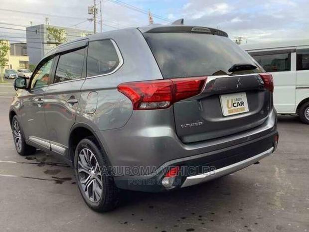 Mitsubishi Outlander 2017 Gray