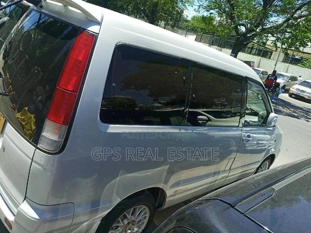 Toyota Noah 2003 White